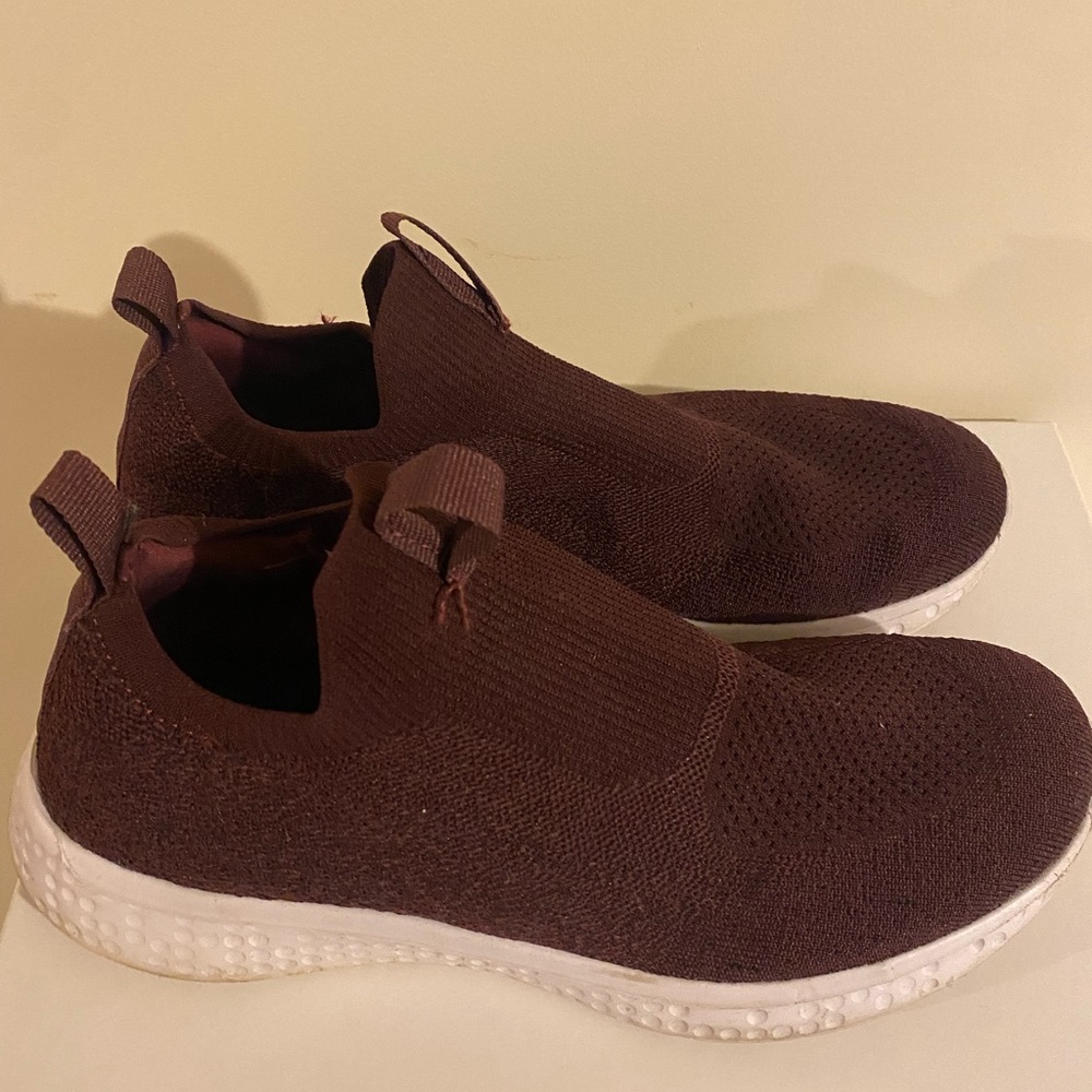 Sneaker sock slide on